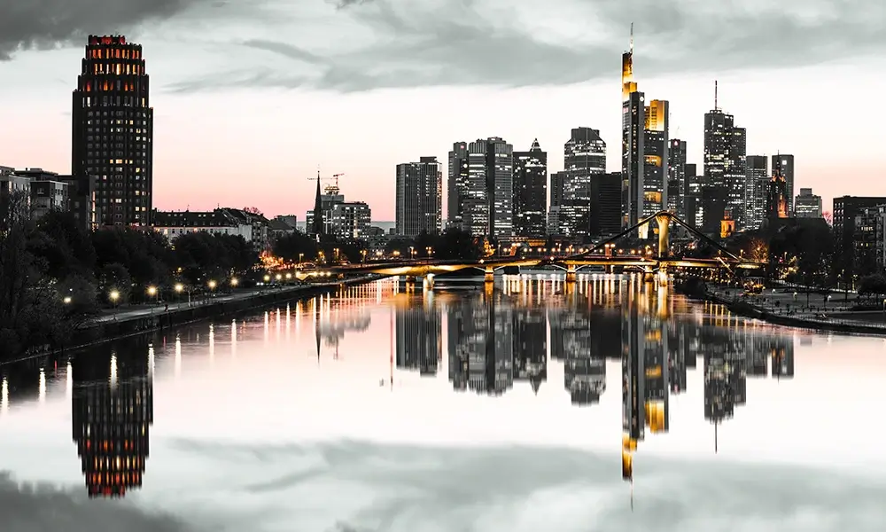 Tapet-Frankfurt-City-Lights-tapet-orasele-lumii-tapet-cu-orase-tapet-oras-fototapet-oras-tapet-orase-tapet germania-tapet-living-tapet-birou